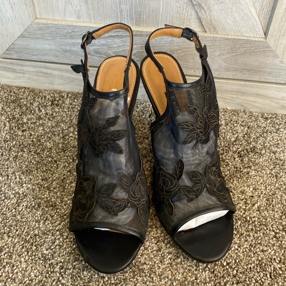 Kay Unger, Mesh & Floral Leather Black Sandals Heels Platform Sexy - Picture 4 of 12